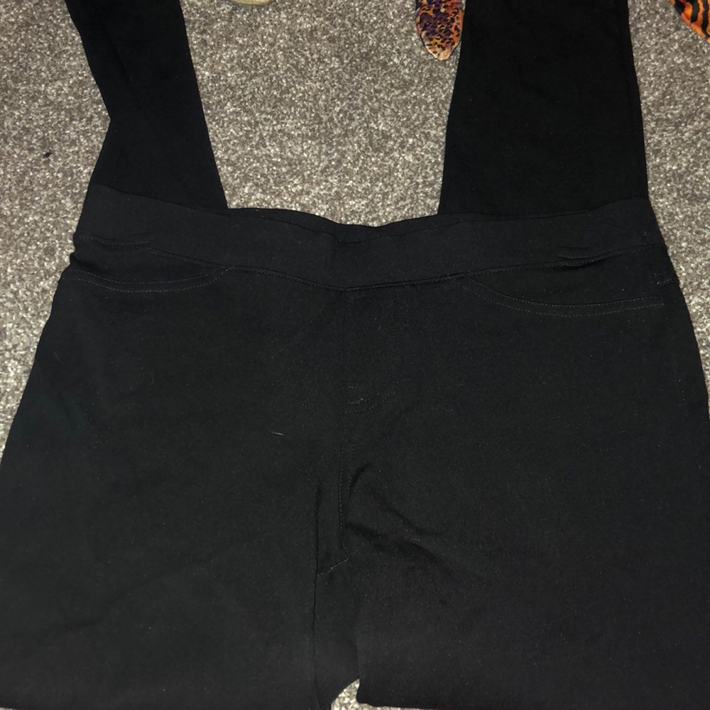 Black leggings